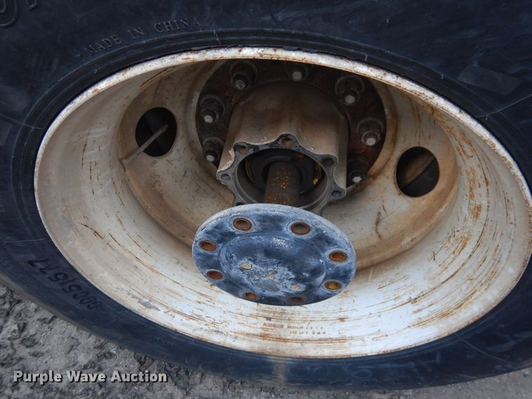 image for item GT9391 2005 Kenworth T800  ready mix truck