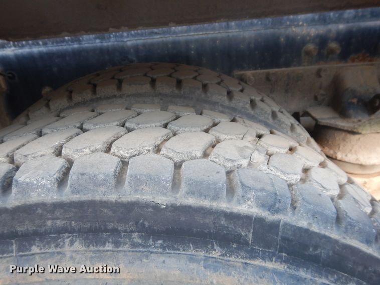 image for item GT9391 2005 Kenworth T800  ready mix truck