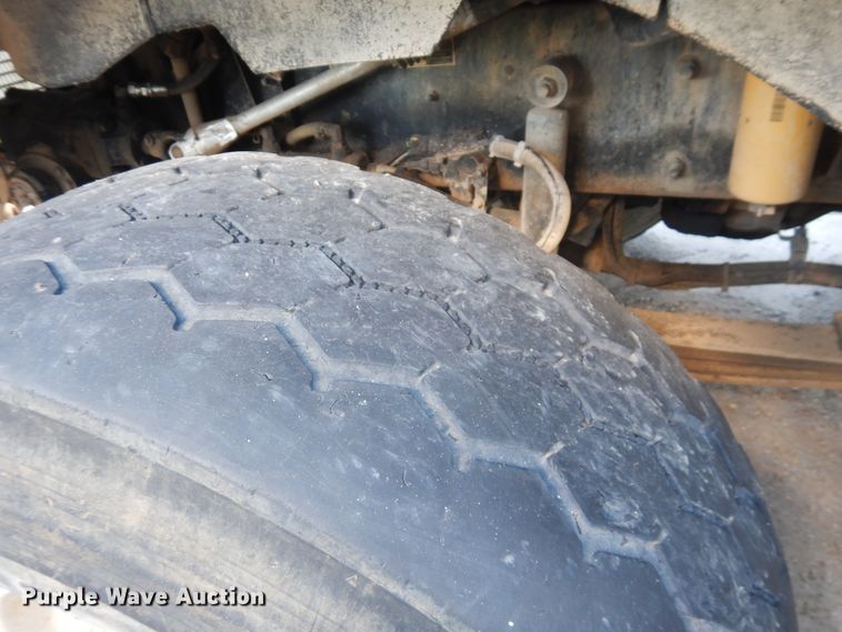 image for item GT9391 2005 Kenworth T800  ready mix truck