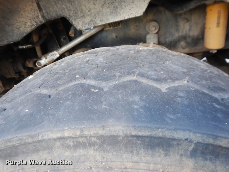 image for item GT9391 2005 Kenworth T800  ready mix truck