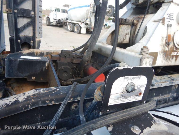 image for item GT9391 2005 Kenworth T800  ready mix truck