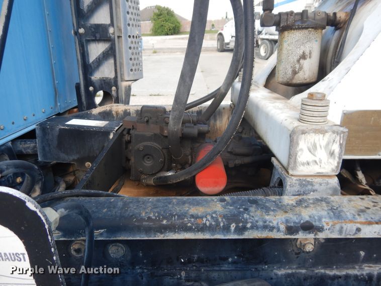 image for item GT9391 2005 Kenworth T800  ready mix truck