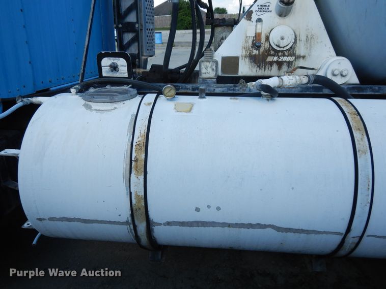 image for item GT9391 2005 Kenworth T800  ready mix truck