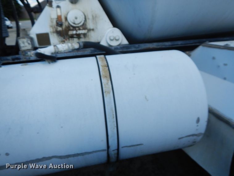 image for item GT9391 2005 Kenworth T800  ready mix truck