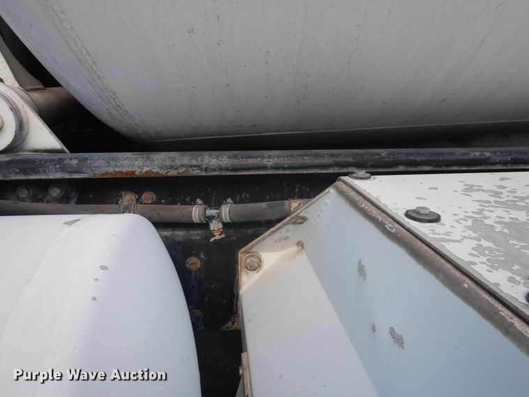 image for item GT9391 2005 Kenworth T800  ready mix truck