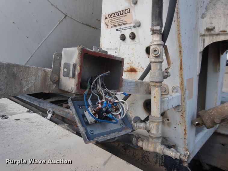 image for item GT9391 2005 Kenworth T800  ready mix truck