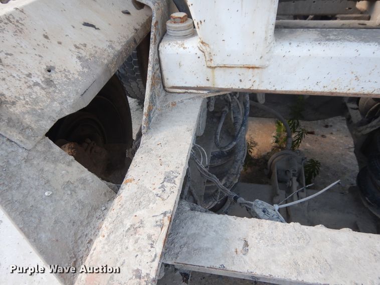 image for item GT9391 2005 Kenworth T800  ready mix truck