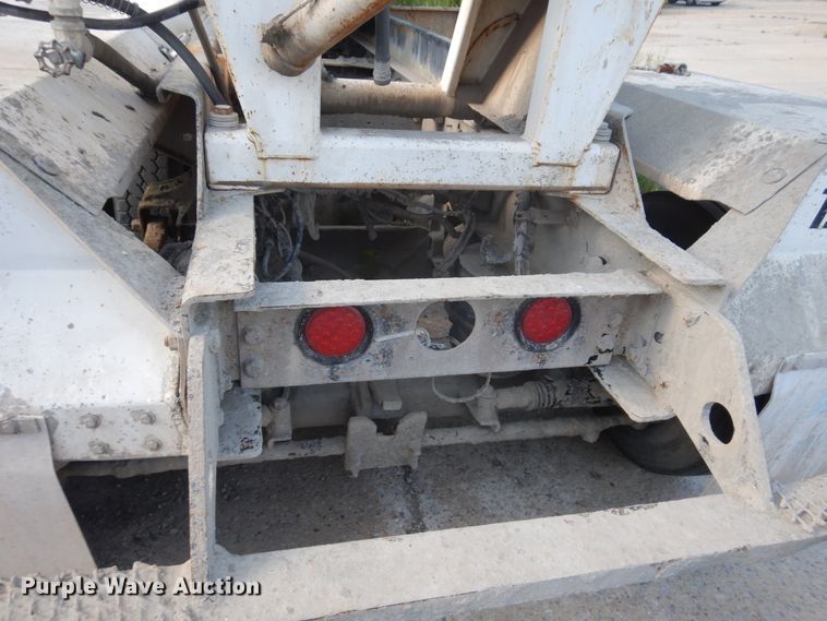 image for item GT9391 2005 Kenworth T800  ready mix truck