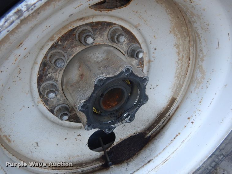 image for item GT9391 2005 Kenworth T800  ready mix truck