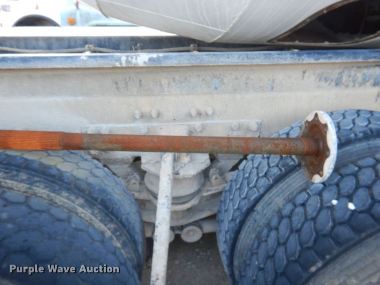 image for item GT9391 2005 Kenworth T800  ready mix truck