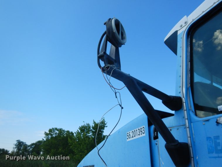 image for item GT9391 2005 Kenworth T800  ready mix truck