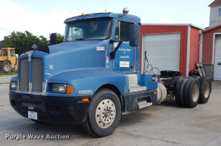 image for item GT9393 1993 Kenworth T600  semi truck