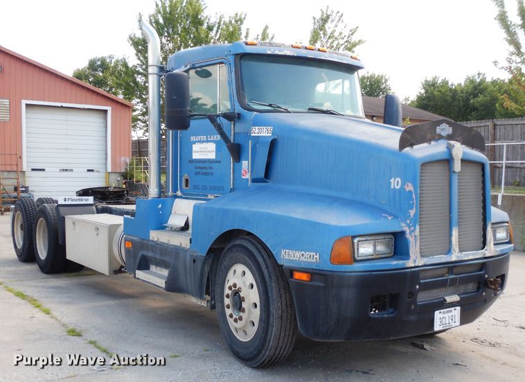 image for item GT9393 1993 Kenworth T600  semi truck