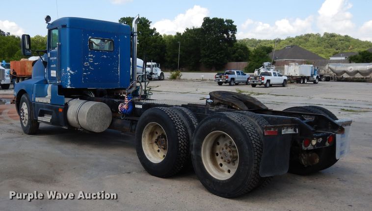 image for item GT9393 1993 Kenworth T600  semi truck