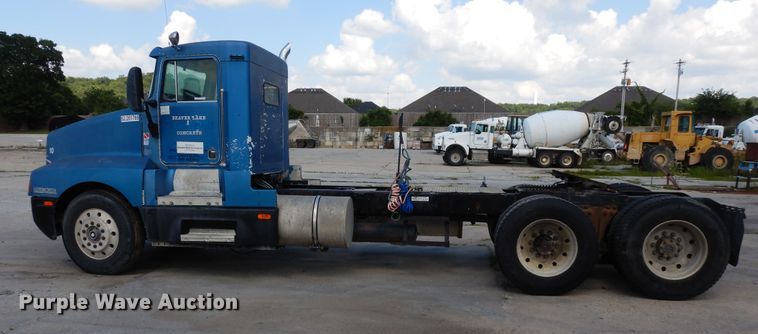 image for item GT9393 1993 Kenworth T600  semi truck