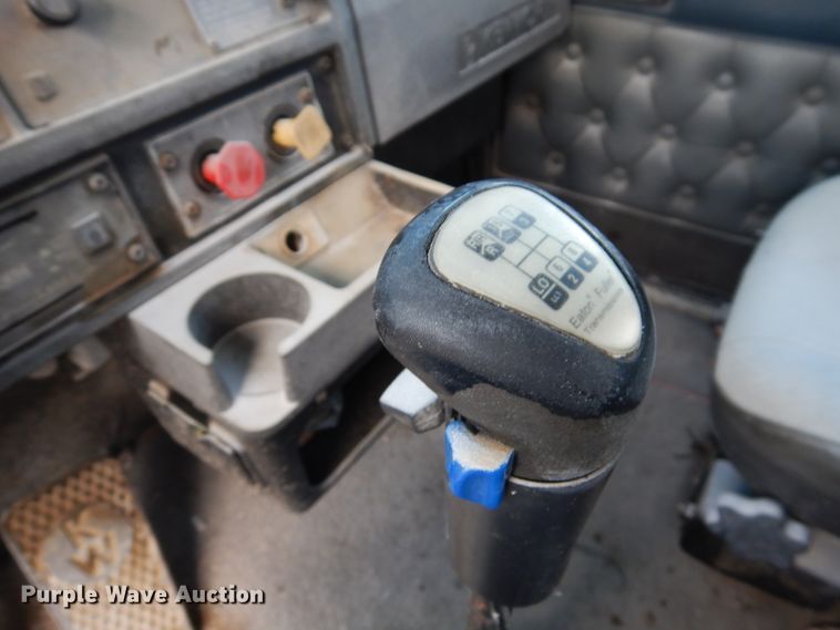 image for item GT9393 1993 Kenworth T600  semi truck