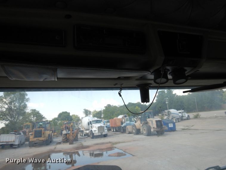 image for item GT9393 1993 Kenworth T600  semi truck