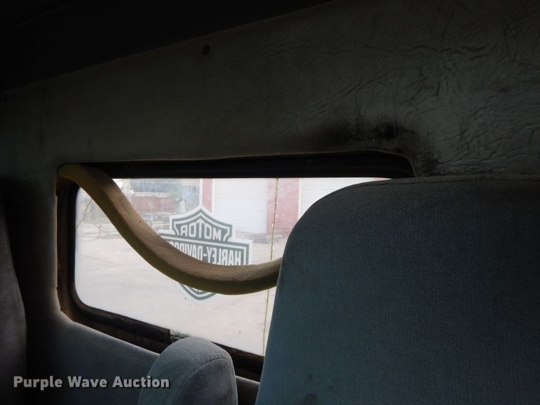 image for item GT9393 1993 Kenworth T600  semi truck