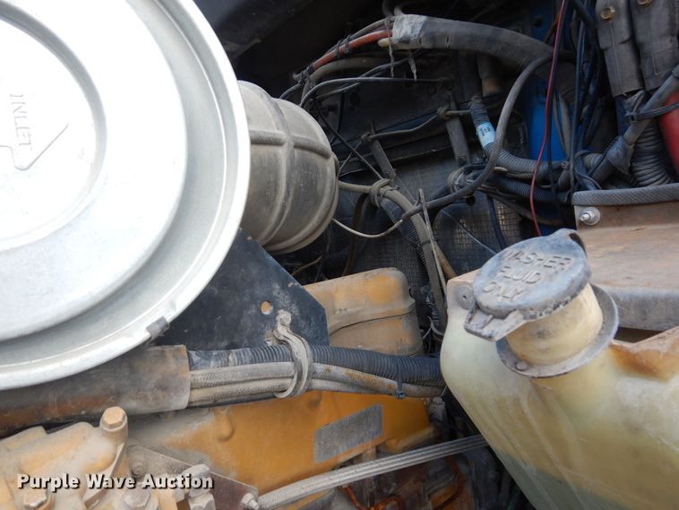 image for item GT9393 1993 Kenworth T600  semi truck