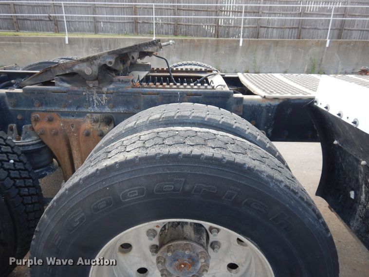 image for item GT9393 1993 Kenworth T600  semi truck