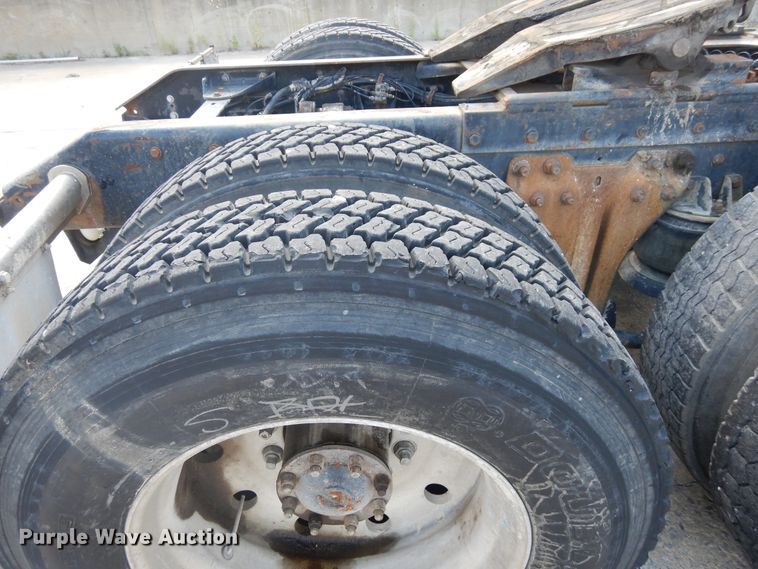 image for item GT9393 1993 Kenworth T600  semi truck