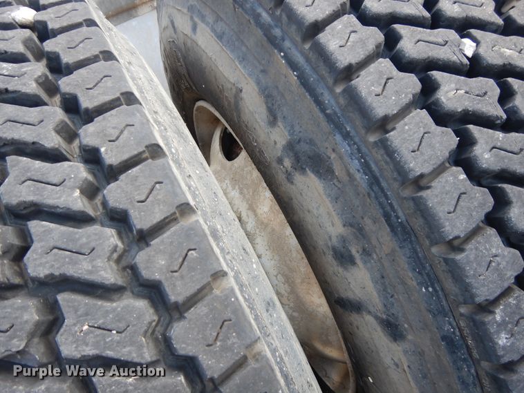 image for item GT9393 1993 Kenworth T600  semi truck