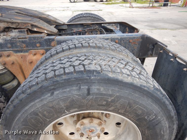 image for item GT9393 1993 Kenworth T600  semi truck