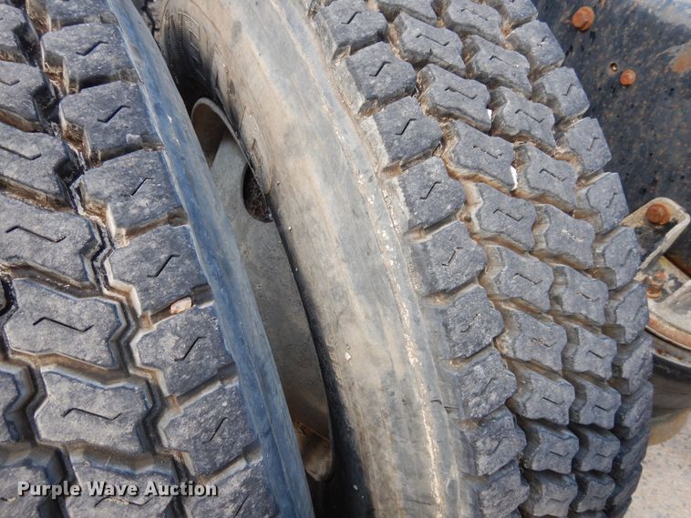 image for item GT9393 1993 Kenworth T600  semi truck