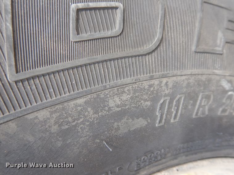 image for item GT9393 1993 Kenworth T600  semi truck