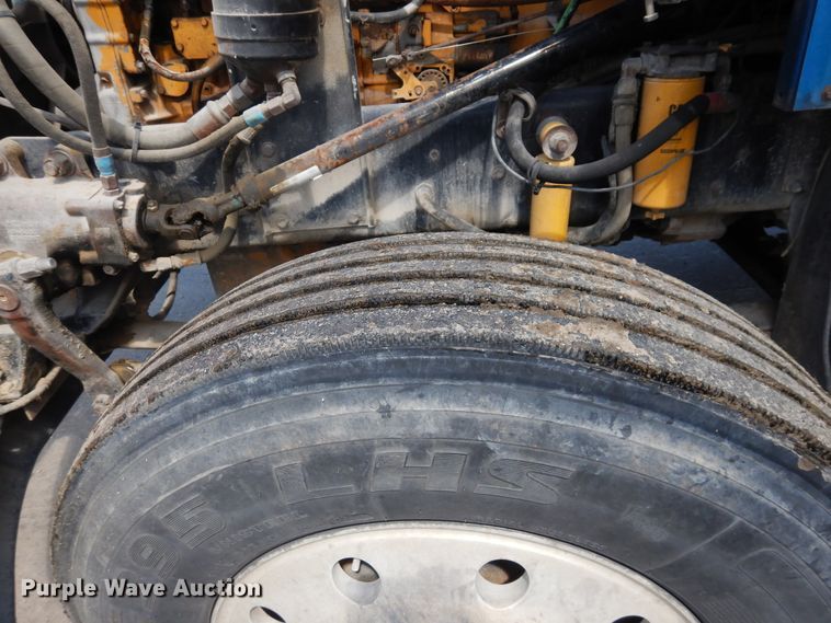 image for item GT9393 1993 Kenworth T600  semi truck