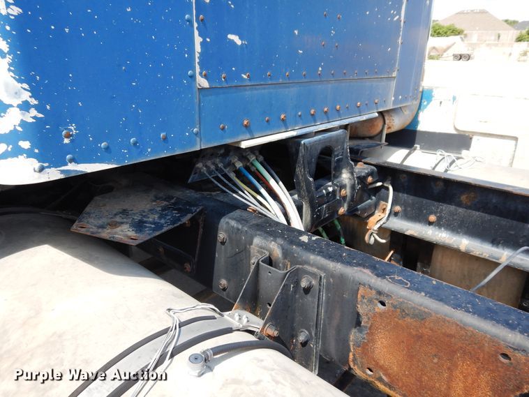 image for item GT9393 1993 Kenworth T600  semi truck