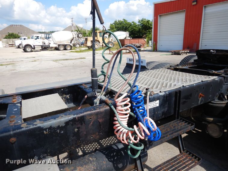 image for item GT9393 1993 Kenworth T600  semi truck