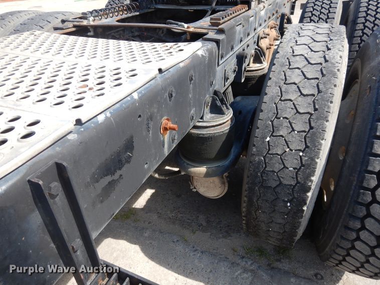 image for item GT9393 1993 Kenworth T600  semi truck