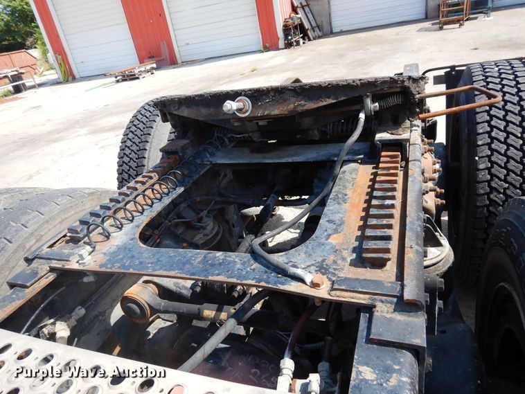 image for item GT9393 1993 Kenworth T600  semi truck