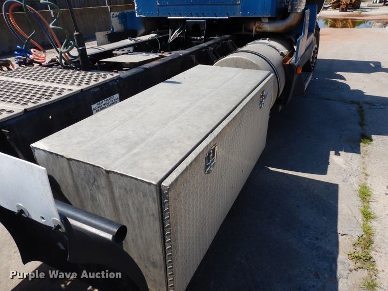 image for item GT9393 1993 Kenworth T600  semi truck