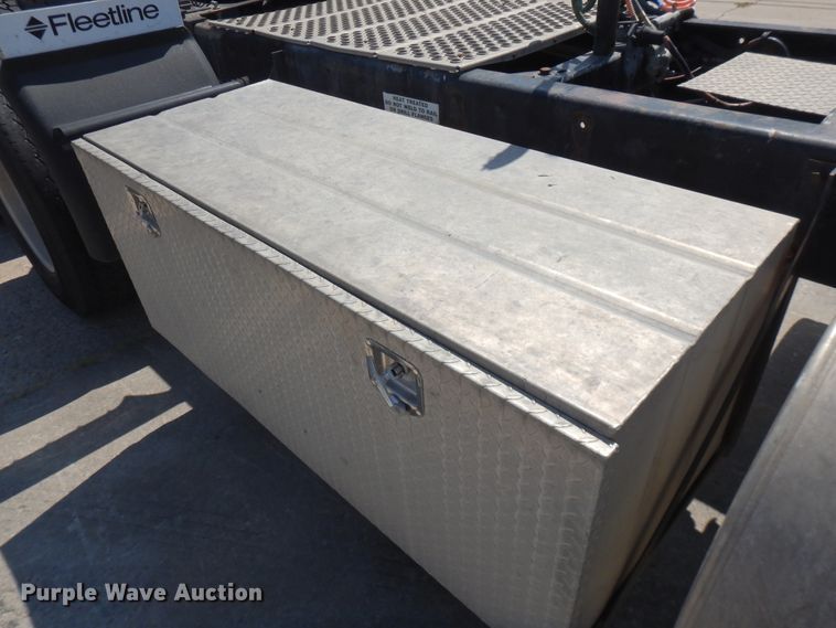 image for item GT9393 1993 Kenworth T600  semi truck