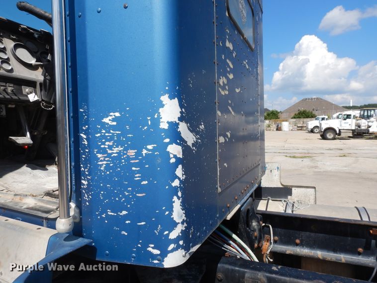 image for item GT9393 1993 Kenworth T600  semi truck