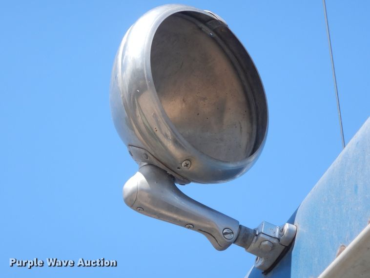 image for item GT9393 1993 Kenworth T600  semi truck