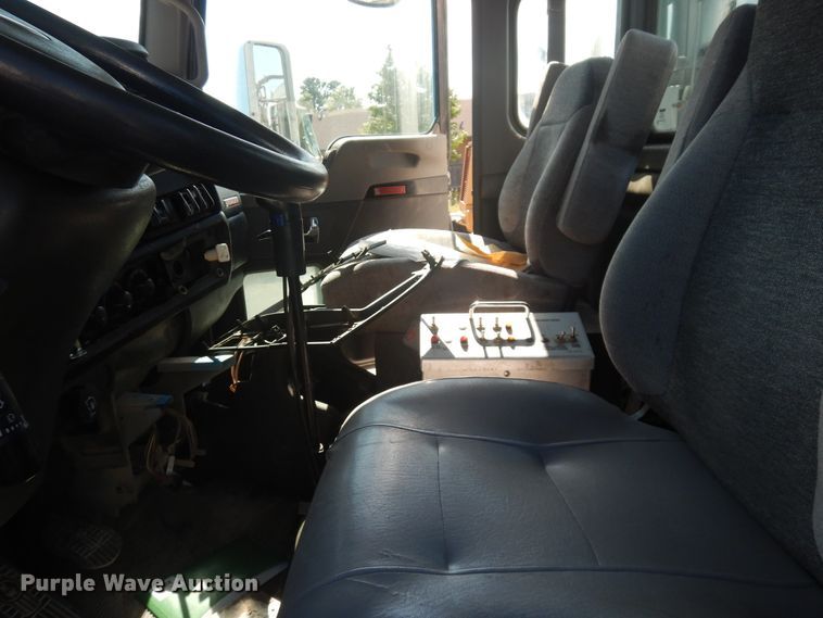 image for item GT9395 2009 Kenworth T800  ready mix truck