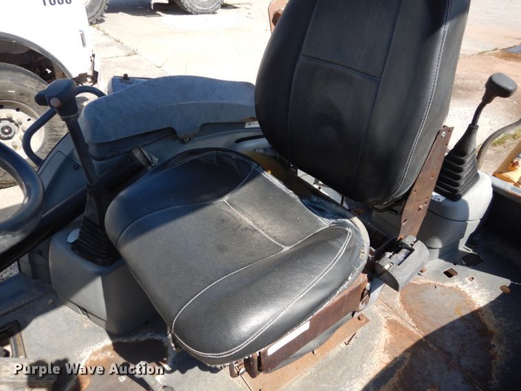 image for item GT9396 1998 New Holland 555E  backhoe