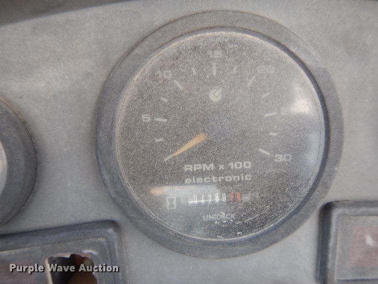 image for item GT9396 1998 New Holland 555E  backhoe