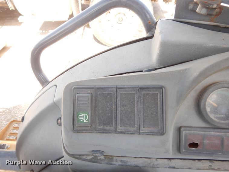 image for item GT9396 1998 New Holland 555E  backhoe