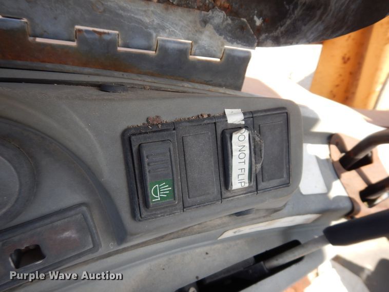 image for item GT9396 1998 New Holland 555E  backhoe