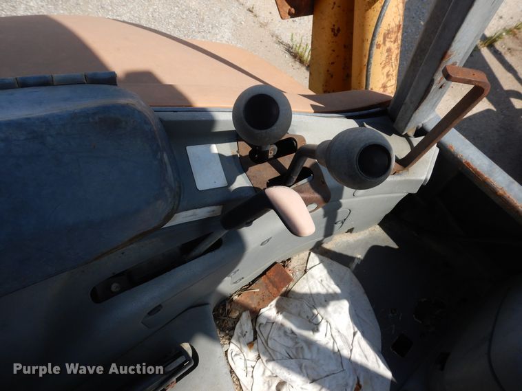 image for item GT9396 1998 New Holland 555E  backhoe