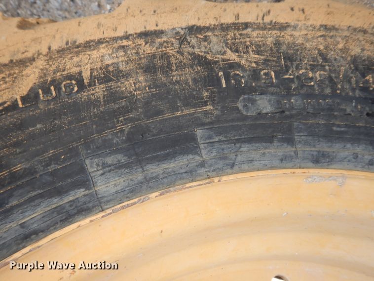 image for item GT9396 1998 New Holland 555E  backhoe