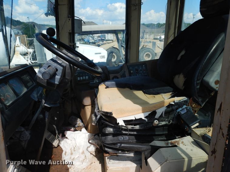 image for item GT9402 1995 Caterpillar 938F  wheel loader