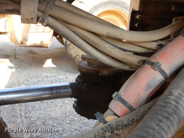 image for item GT9402 1995 Caterpillar 938F  wheel loader