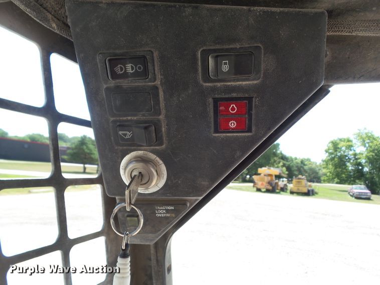 image for item GX9171 1997 Bobcat 753  skid steer loader