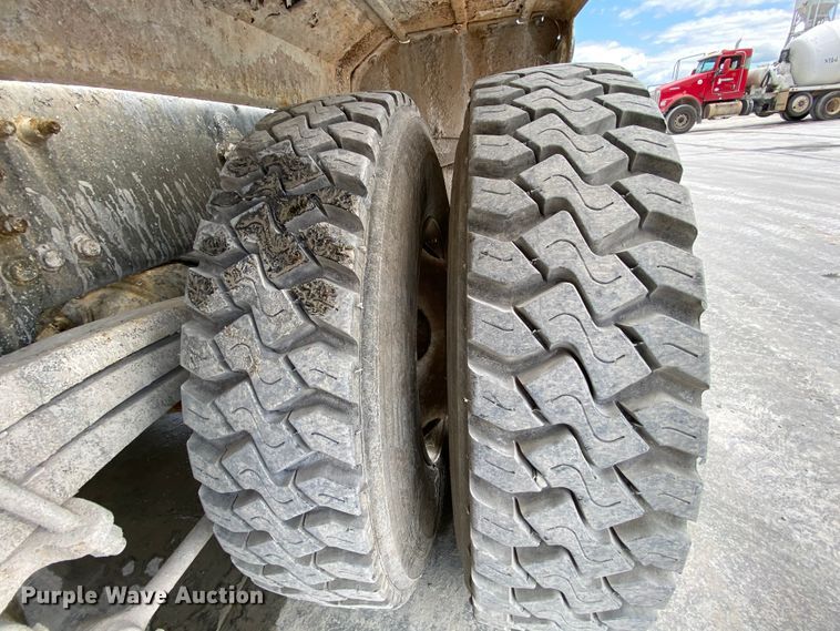 image for item HA9500 2003 Sterling L-Line  ready mix truck