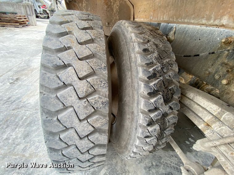 image for item HA9500 2003 Sterling L-Line  ready mix truck